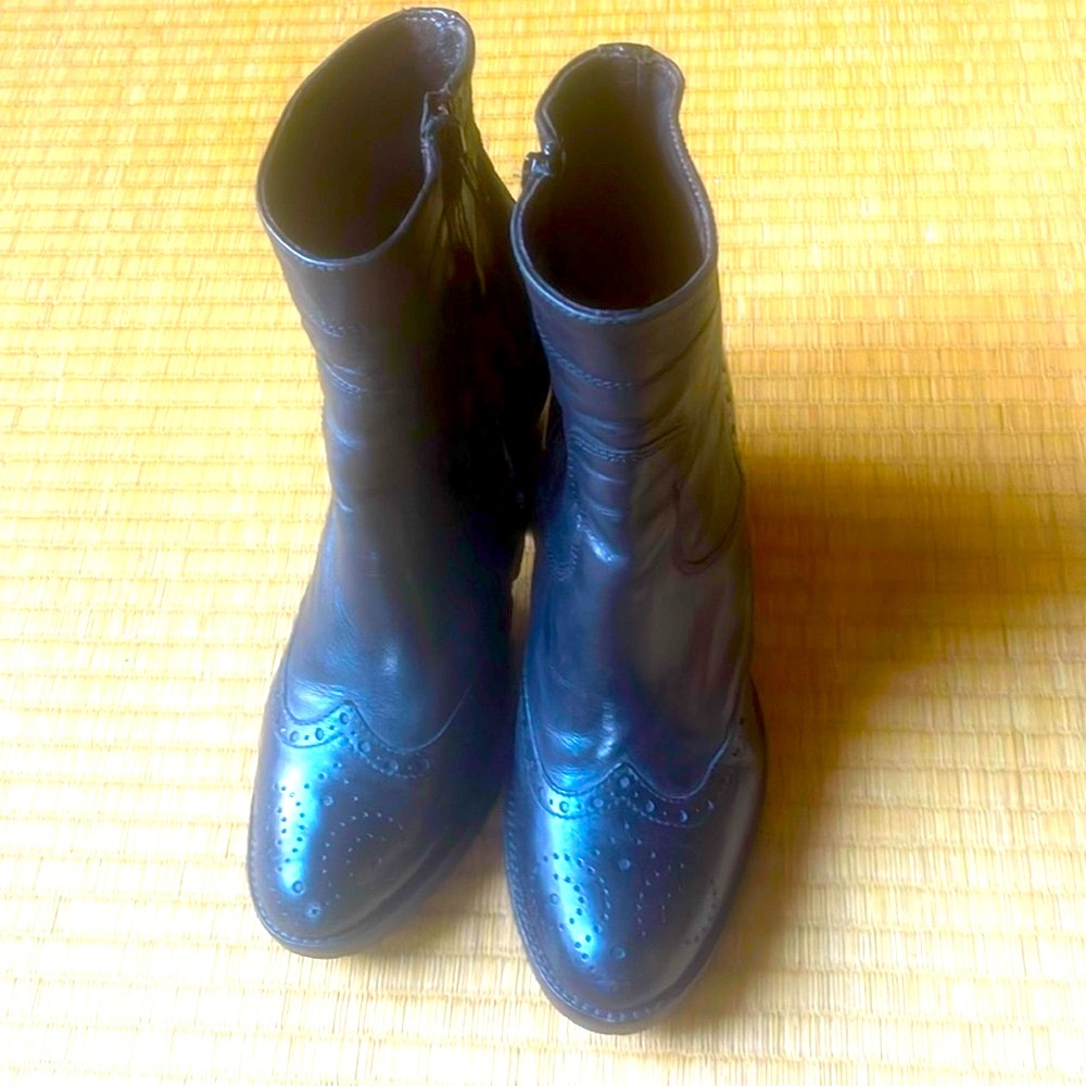 Trent Made in Italy zip up wingtip ankle boots.